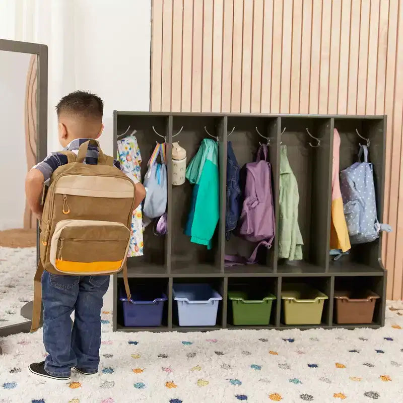 Armario con banco y 5 compartimentos frontales Streamline de 5 secciones para niños pequeños