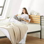 Kasi Cama de plataforma de metal con estante en el cabecero – Negro, no requiere somier
